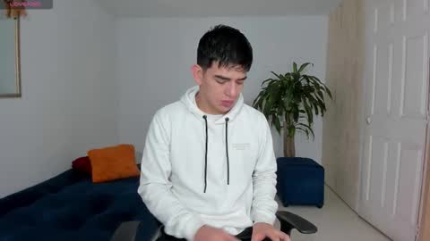 Snapshot of ares_johnsonn chatting on 10.25.25 Ares online show from 10.25.25