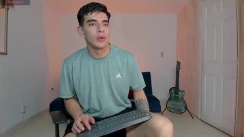 Snapshot of ares_johnsonn chatting on 11.07.25 Ares online show from 11.07.25