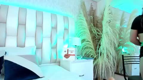 ari_lynn_ online show from 03.18.26