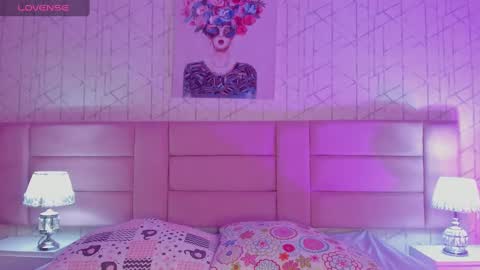 Snapshot of ari_sunshine chatting on 01.05.25 Ari online show from 01.05.25