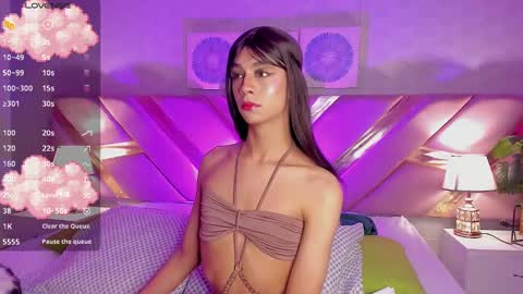 Snapshot of ari_sunshine chatting on 01.21.25 Ari online show from 01.21.25