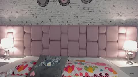 Snapshot of ari_sunshine chatting on 01.29.25 Ari online show from 01.29.25