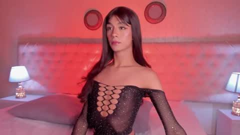 Snapshot of ari_sunshine chatting on 01.30.25 Ari online show from 01.30.25