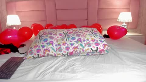 Snapshot of ari_sunshine chatting on 02.17.25 Ari online show from 02.17.25