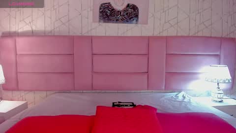 Snapshot of ari_sunshine chatting on 02.25.25 Ari online show from 02.25.25