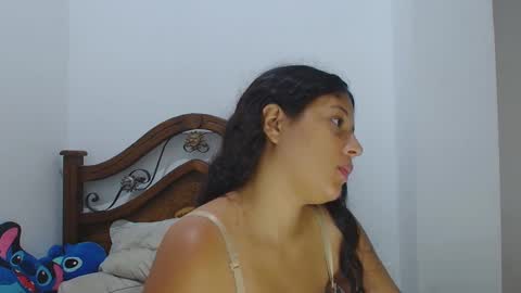 Snapshot of aria_arthur chatting on 09.17.25 aria_arthur online show from 09.17.25