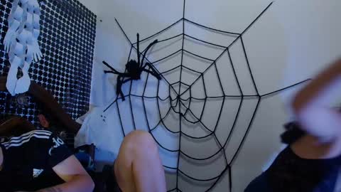 Snapshot of aria_arthur chatting on 10.17.25 aria_arthur online show from 10.17.25