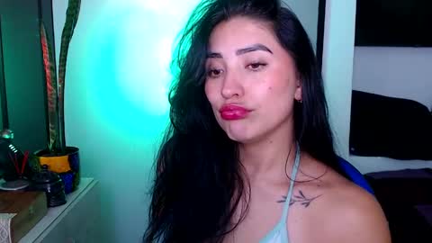 Snapshot of aria_castelli chatting on 05.15.26 Aria Castelli online show from 05.15.26