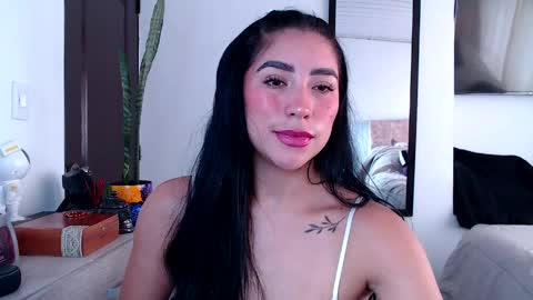 Snapshot of aria_castelli chatting on 05.22.26 Aria Castelli online show from 05.22.26