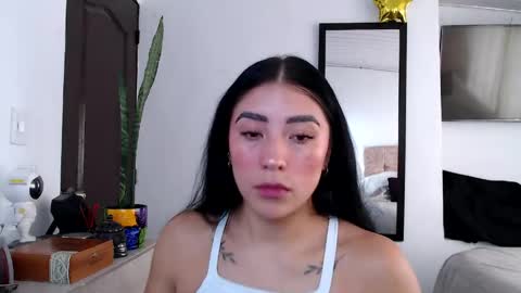 Snapshot of aria_castelli chatting on 05.27.26 Aria Castelli online show from 05.27.26