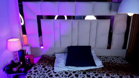 Aria Jones online show from 03.27.26