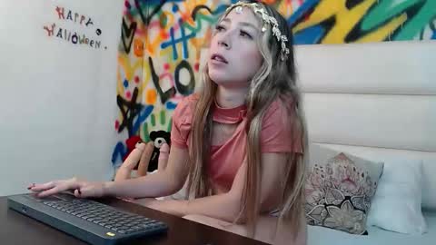 Snapshot of aria_martiin chatting on 11.09.25 aria online show from 11.09.25