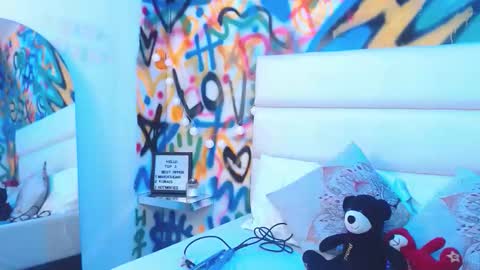 Snapshot of aria_martiin chatting on 11.14.25 aria online show from 11.14.25