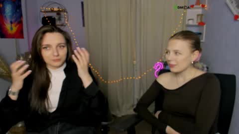 Snapshot of aria_voss_ chatting on 05.13.26 aria_voss_ online show from 05.13.26