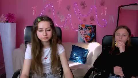 Snapshot of aria_voss_ chatting on 05.15.26 aria_voss_ online show from 05.15.26