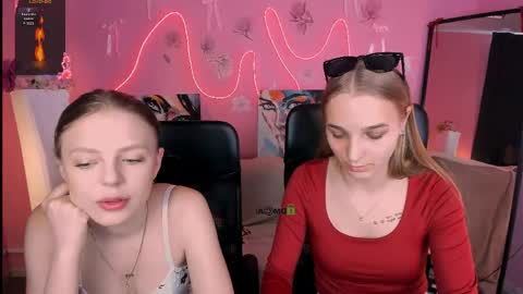 Snapshot of aria_voss_ chatting on 05.22.26 aria_voss_ online show from 05.22.26