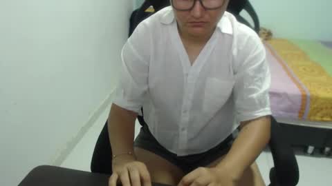 ...Ariana... online show from 02.20.25