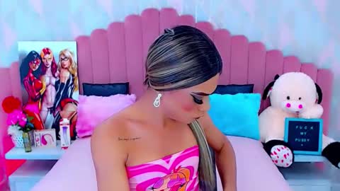 Snapshot of ariadna_princes chatting on 11.28.25 ARIADNA online show from 11.28.25