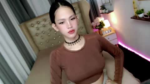 Snapshot of ariahooper chatting on 06.18.26 Christine JorgensenChristmas wish breasts implants online show from 06.18.26