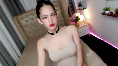 Snapshot of ariahooper chatting on 07.15.26 Christine JorgensenChristmas wish breasts implants online show from 07.15.26