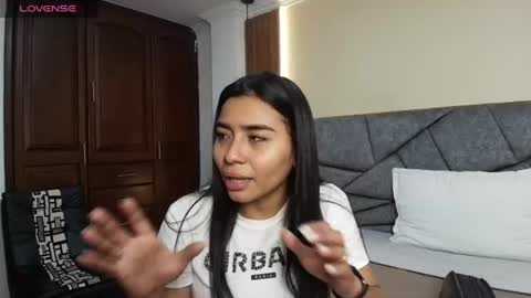 Snapshot of ariajoy_ chatting on 07.30.26 A R I A J O Y online show from 07.30.26