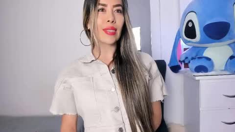 Snapshot of ariana_belucci chatting on 05.17.26 Ariana online show from 05.17.26