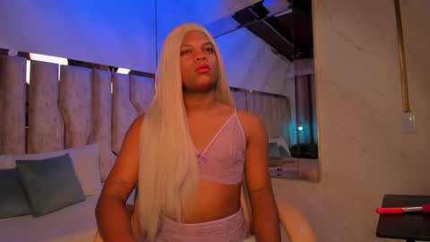 Snapshot of ariana_grande233 chatting on 02.11.26 ariana_grande233 online show from 02.11.26