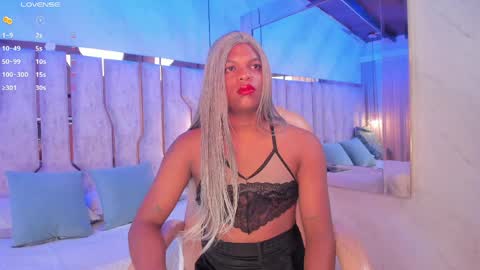 ariana_grande233 online show from 04.01.26