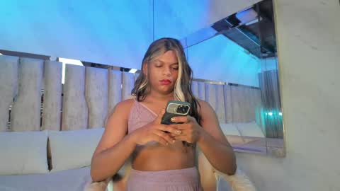Snapshot of ariana_grande233 chatting on 05.28.26 ariana_grande233 online show from 05.28.26