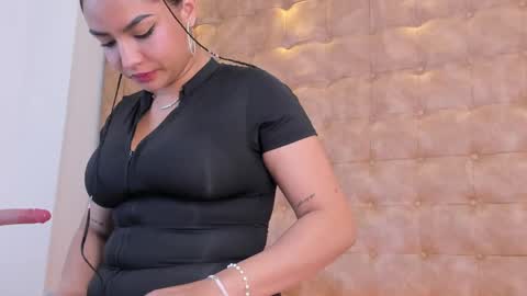 Snapshot of ariana_morelly chatting on 04.14.26 ARIANA MORELLY online show from 04.14.26