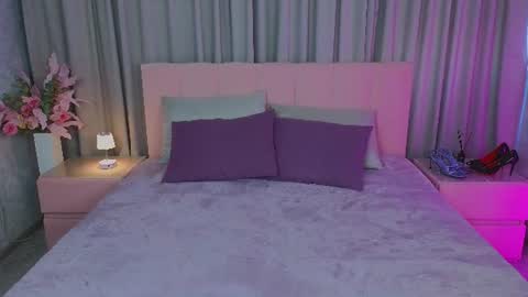 Snapshot of ariana_petite chatting on 06.30.26 Ariana online show from 06.30.26