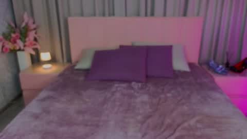 Snapshot of ariana_petite chatting on 07.08.26 Ariana online show from 07.08.26