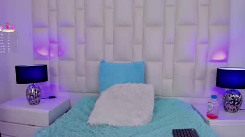 Snapshot of ariana_rouse_ chatting on 03.04.25 ariana online show from 03.04.25
