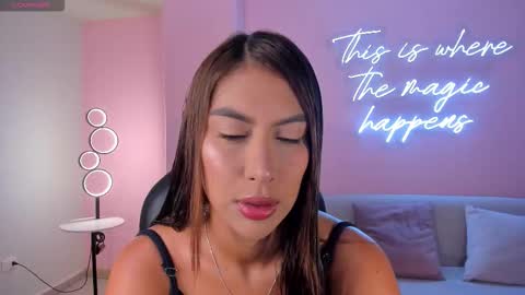 Snapshot of arianadumont chatting on 02.01.26 Ariana Dumont online show from 02.01.26