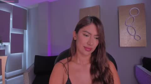 Snapshot of arianadumont chatting on 02.11.26 Ariana Dumont online show from 02.11.26