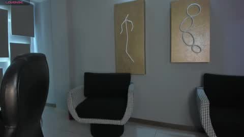 Snapshot of arianadumont chatting on 02.12.26 Ariana Dumont online show from 02.12.26