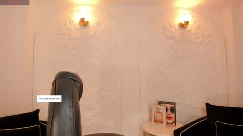 Snapshot of arianadumont chatting on 05.15.26 Ariana Dumont online show from 05.15.26