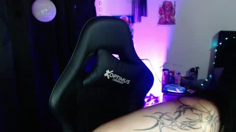 Snapshot of arianauwu666 chatting on 06.10.26 help me 100 hands up my OF is Free online show from 06.10.26