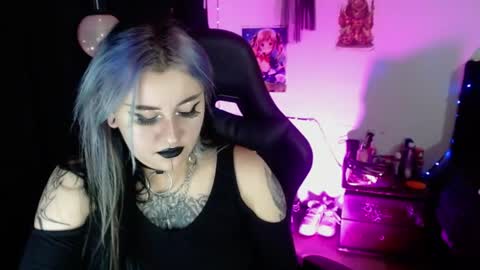 help me 100 hands up my OF is Free  online show from 06.19.26