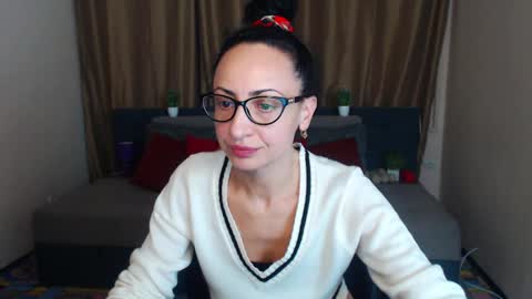 Snapshot of arianna_tifany chatting on 12.16.24 Arianna online show from 12.16.24