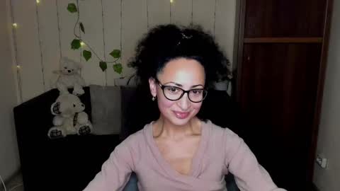 Snapshot of arianna_tifany chatting on 12.17.24 Arianna online show from 12.17.24