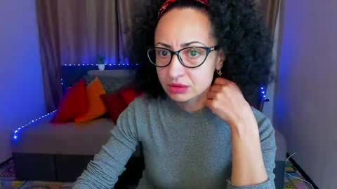 Snapshot of arianna_tifany chatting on 12.18.24 Arianna online show from 12.18.24