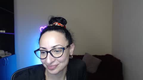Snapshot of arianna_tifany chatting on 02.04.25 Arianna online show from 02.04.25