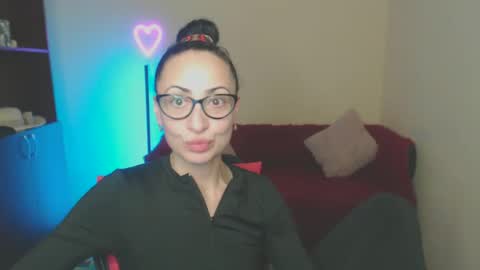 Snapshot of arianna_tifany chatting on 02.12.25 Arianna online show from 02.12.25