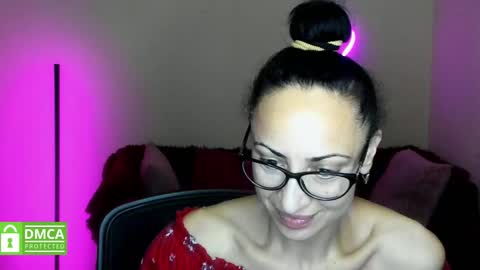 Snapshot of arianna_tifany chatting on 10.10.25 Arianna online show from 10.10.25