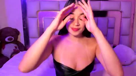 ariannacolins online show from 07.29.26