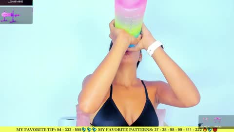 Snapshot of ariannalewis1 chatting on 04.21.26 Arianna online show from 04.21.26