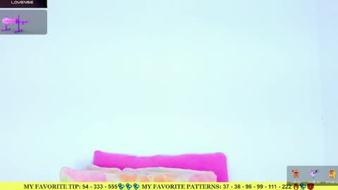 Snapshot of ariannalewis1 chatting on 04.22.26 Arianna online show from 04.22.26