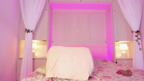 ariannavega_ online show from 07.04.26