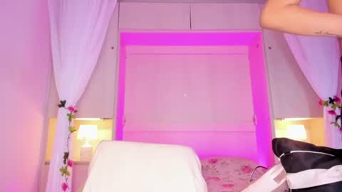 ariannavega_ online show from 07.23.26